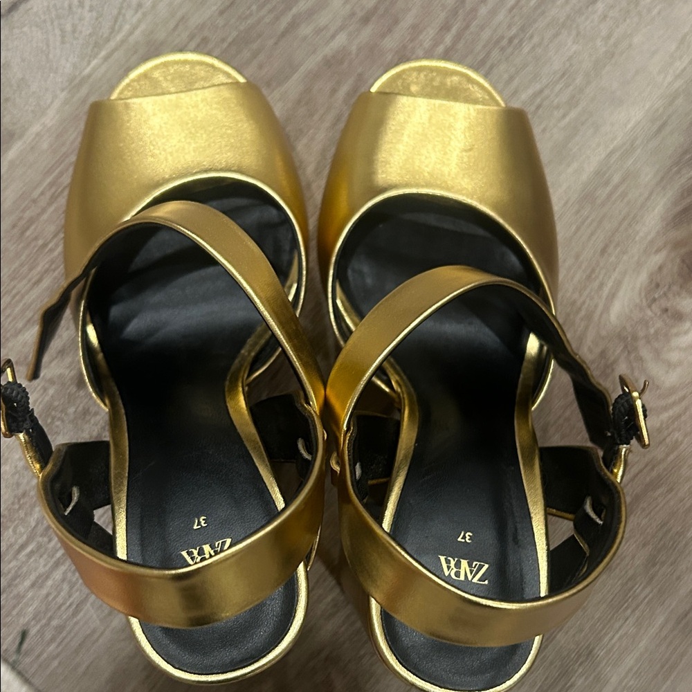 Zara Metallic Gold Platform Heels - Picture 3 of 6